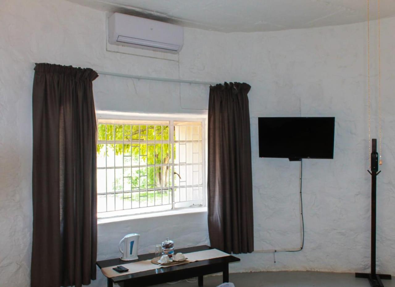 هويدزبروت Three Bridges B&B الغرفة الصورة